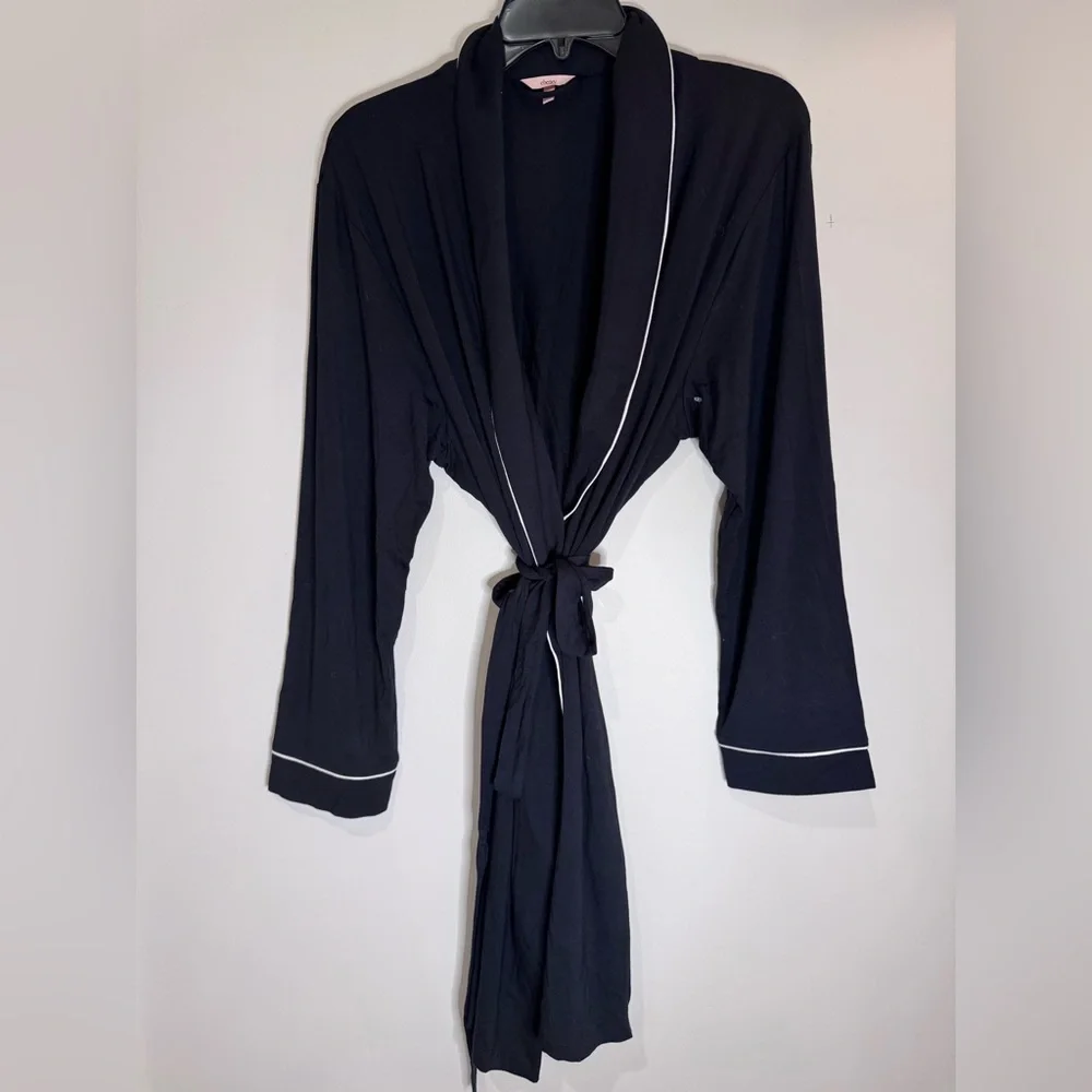 Eberjey Gisele Tuxedo Robe in black with white piping Large
